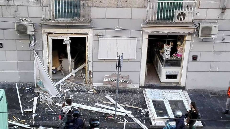 Napoli, ‘picchiato da persone di San Giovanni’: il titolare dello Shabby Caffè aggredito in via Pessina