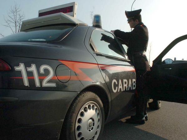 Arzano, controlli dei carabinieri nella 167: sequestrata droga e munizioni