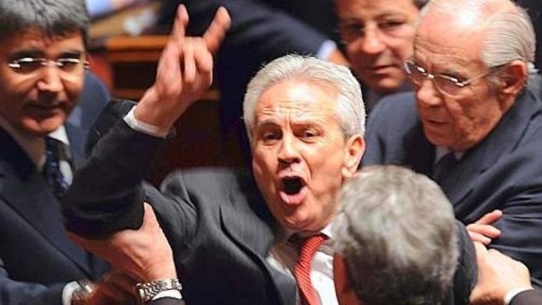 Appalti alle ditte vicine a Zagaria: chiesti 50 anni di carcere, 7 per l’ex senatore Barbato