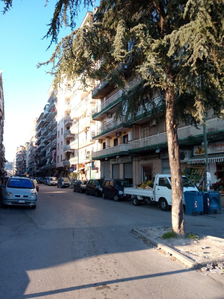 Napoli, luminarie natalizie: dopo Soccavo anche i commercianti di Pianura si auto tassano