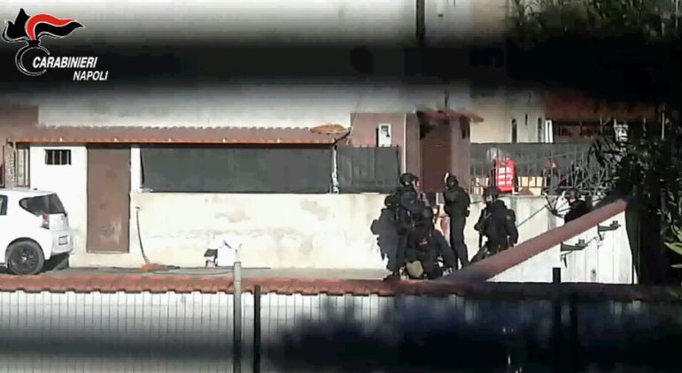 Camorra, il blitz di Natale: preso il boss ‘fantasma’ e i suoi fedelissimi. IL VIDEO