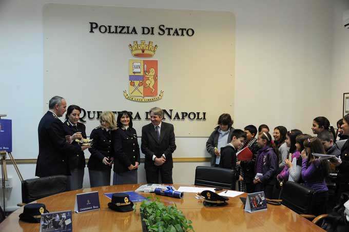Botti illegali: campagna di sensibilizzazione della Polizia di Stato nelle scuole di Napoli e provincia