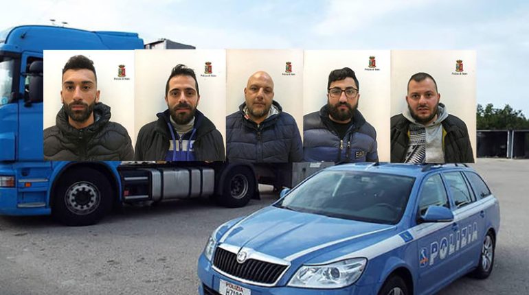 Avevano svuotato il carico di un Tir durante la sosta notturna in autostrada: presi 5 banditi di San Giovanni a Teduccio