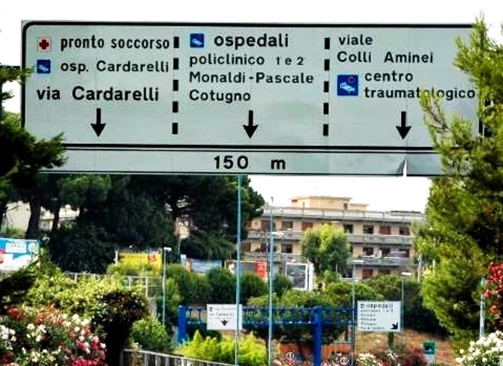Napoli, sanzionati parcheggiatori abusivi nella zona ospedaliera: denunciate 2 persone per truffa
