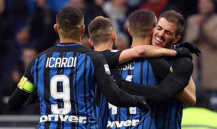 Manita dell’Inter al Chievo, i nerazzurri volano al primo posto