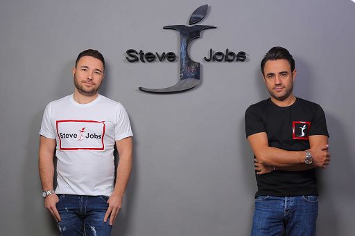 Chiamano il loro marchio di ‘Steve Jobs’: due fratelli napoletani vincono la causa contro la Apple