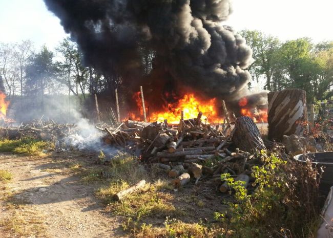 Incendia rifiuti in un terreno: arrestato 32enne a Marigliano