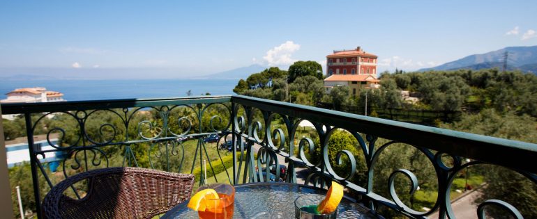 Ponte Immacolata, in Campania strutture ricettive al completo