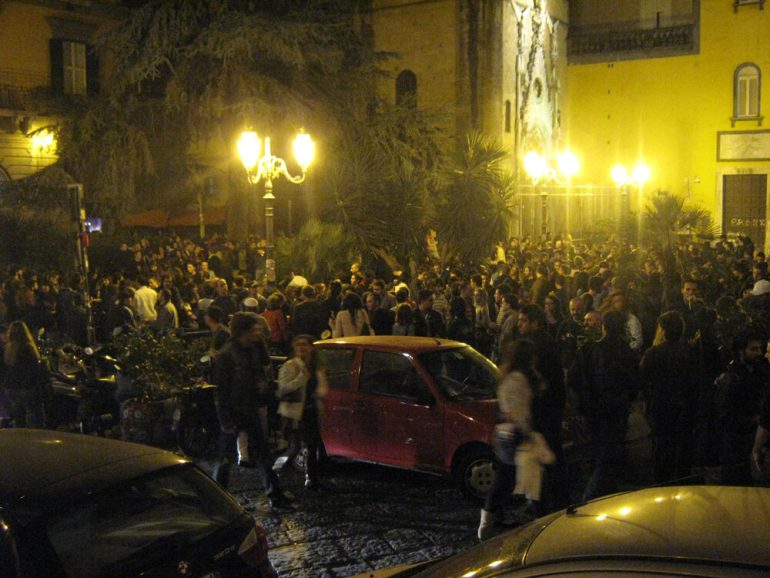 Napoli, spaccio nella Movida dei Decumani: presi due migranti