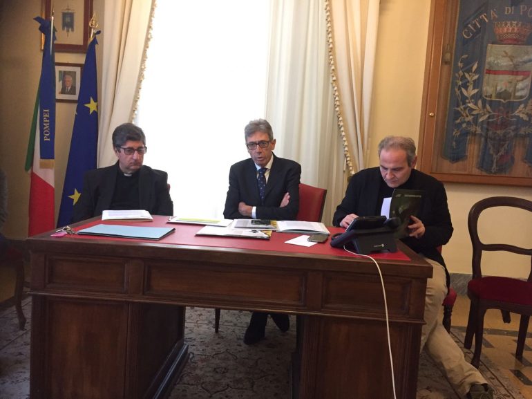 Pompei: mariana e razzista, e il sindaco Amitrano attacca: ‘Mi vergogno di questi miei concittadini’