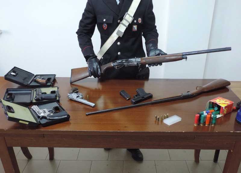 Sequestrato l’arsenale dei clan della Piana del Sele: tre arresti
