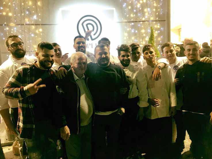 Napoli, dopo gli spari, Poppella apre una nuova pasticceria: festa grande al rione Sanità