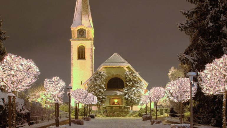 Vacanzieri italiani in viaggio con l’auto per Natale e Capodanno