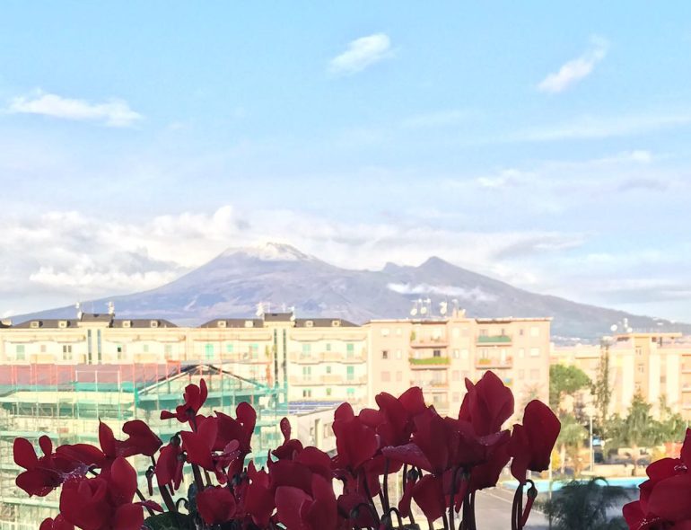 Maltempo, Vesuvio innevato e temperature in picchiata