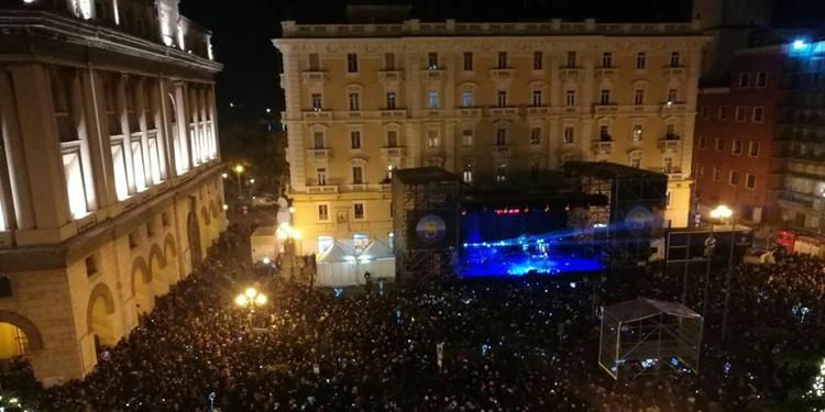 Salerno, grande successo per il Capodanno in piazza con Fiorella Mannoia