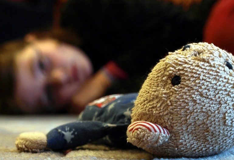 Violentava una bambina di 5 anni: parcheggiatore abusivo condannato a 9 anni di carcere
