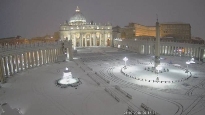 Roma si sveglia sotto la neve: la Protezione civile convoca il comitato operativo