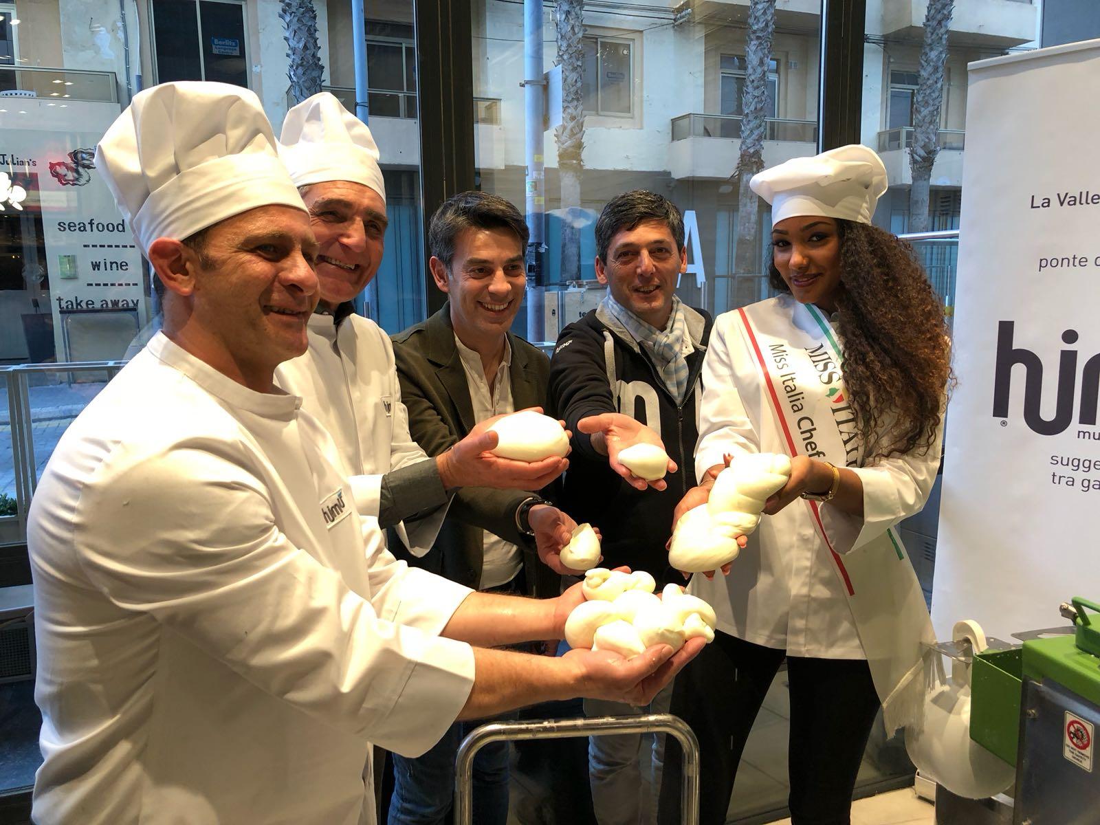 Nuova sfida per Patrizio Oliva: produrrà mozzarella di bufala e la ‘zizzona’ di Battipaglia a Malta