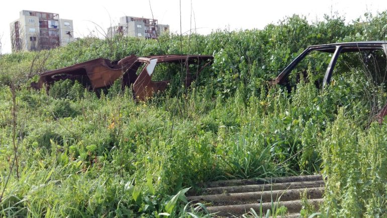Napoli, via Carlo Miranda: la Terra dei Fuochi di Ponticelli. LE FOTO