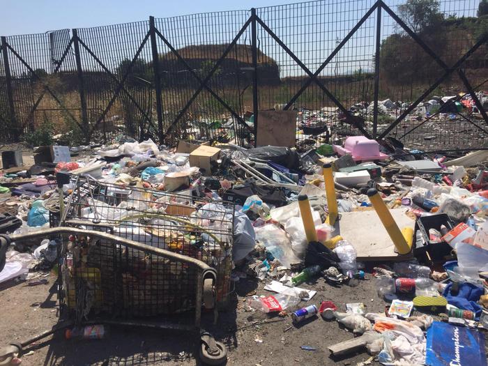 Terra dei Fuochi, controlli tra Napoli e Caserta: scoperti 8 siti di sversamento di rifiuti pericolosi