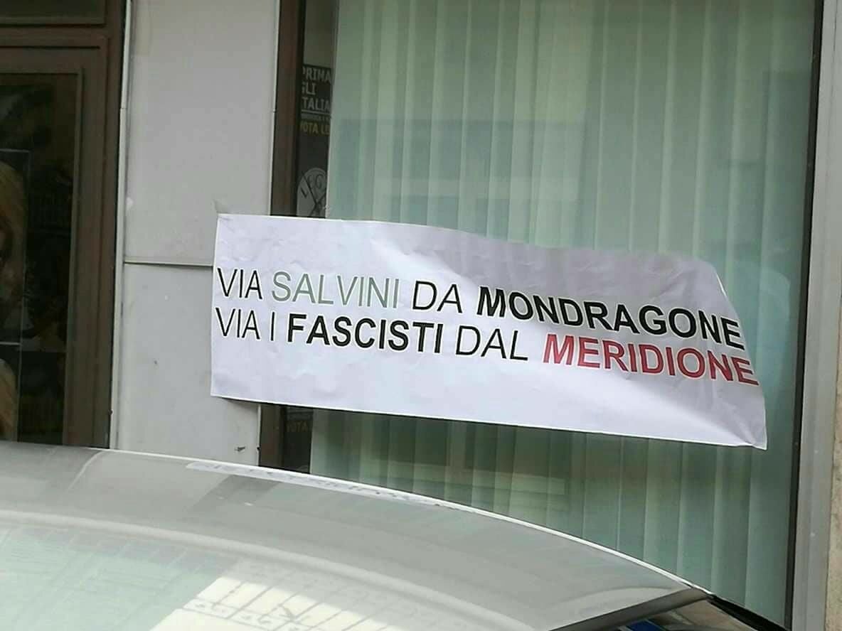 Scritte contro Salvini a Mondragone: presentata la denuncia