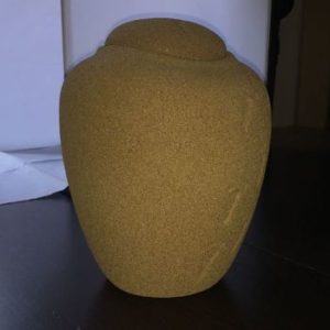 Ecco l’urna di sabbia per disperdere le ceneri dei defunti in mare