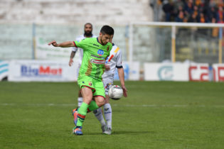 Casertana-Lecce 1-0: capolista battuta da un gol di Turchetta