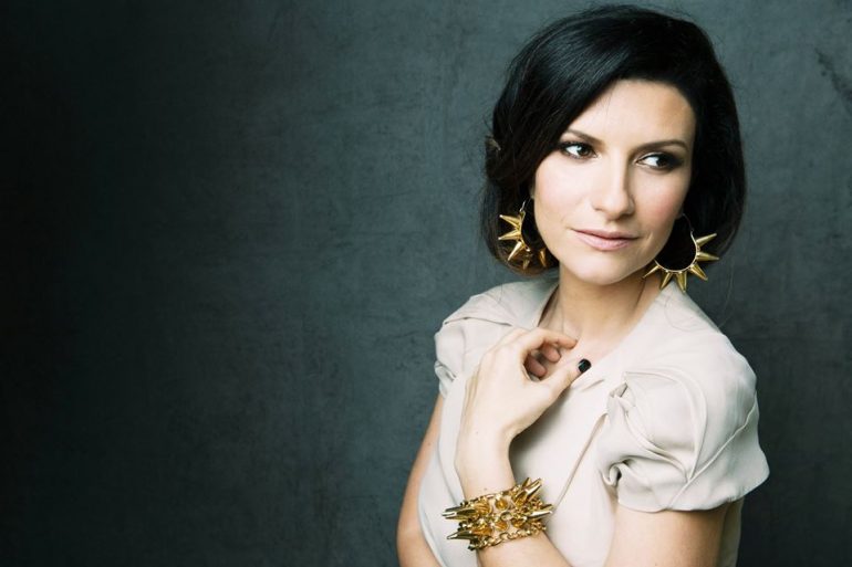 Laura Pausini in concerto al PalaSele di Eboli