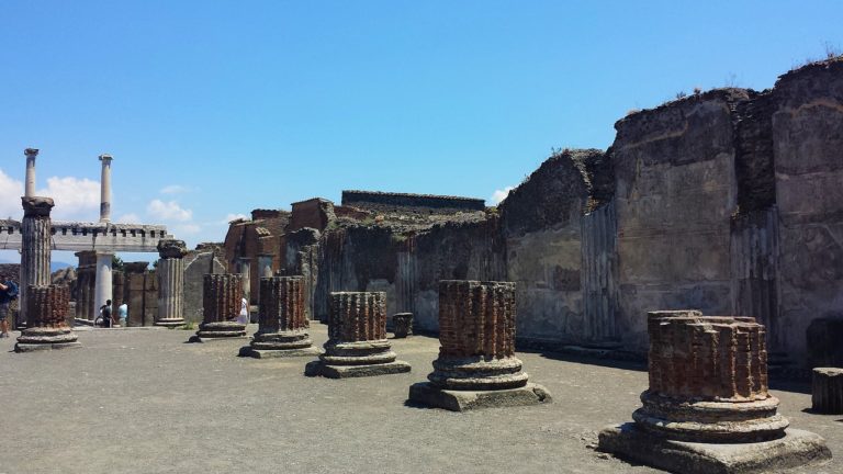Pompei: nuovo scavi hitech, archeologi con droni e laser