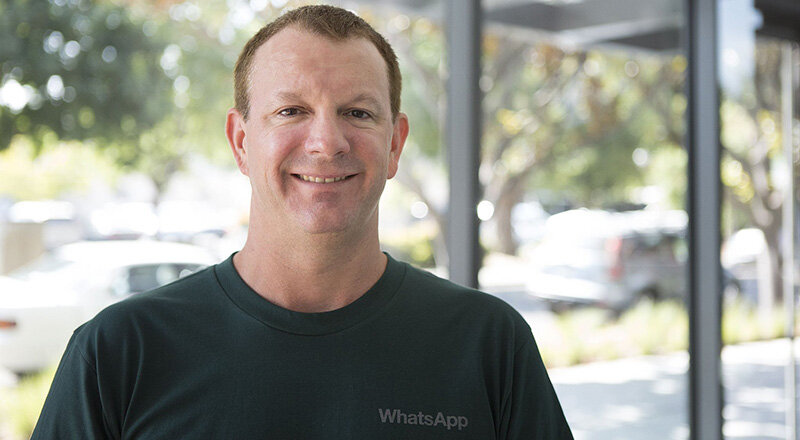 Il cofondatore di WhatsApp consiglia di cancellare Facebook