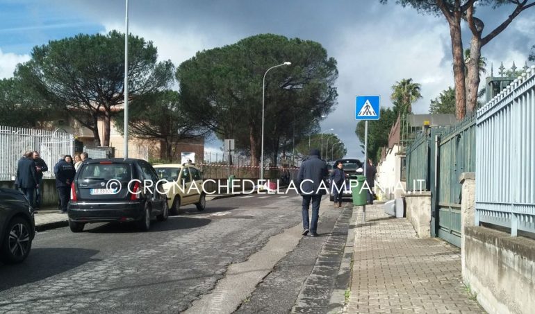 E’ di Boscoreale la giovane mamma uccisa stamane davanti alla scuola di Terzigno: Si cerca il marito