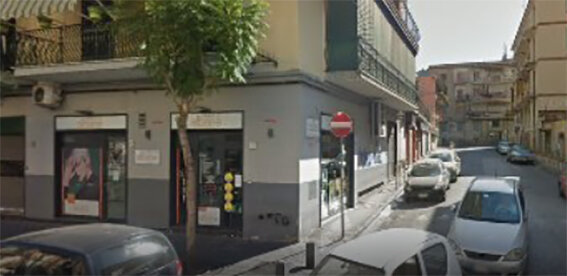 Napoli, ladri in azione alla gioielleria a Secondigliano: fuggono al suono dell’allarme