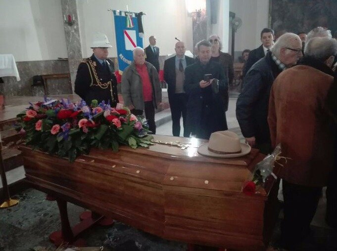 Funerali Necco, la figlia: ‘Intorno a noi il calore di Napoli’