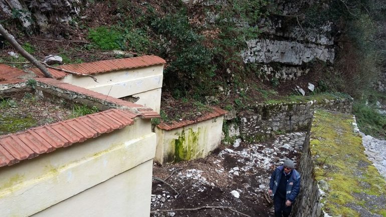 Gragnano, degrado alle fonti di Imbuto presentata una denuncia. LE FOTO DELLA VERGOGNA