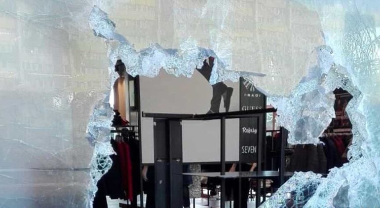 Napoli, sgominata la banda di ladri dei negozi di alta moda: 9 arresti