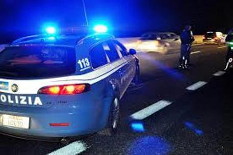 Salerno, controlli in città della Polizia: identificate 217 persone