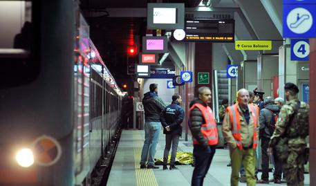 Tragedia a Torino: studentessa investita dal treno