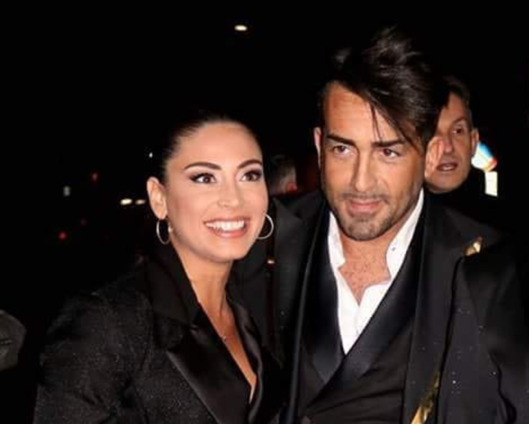 Torre del Greco, follia d’amore: festa di piazza per chiedere la mano di lei