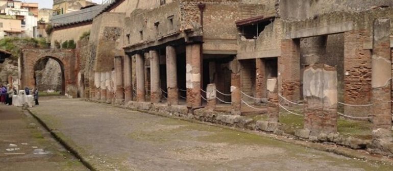 Shopping nelle botteghe antiche di Ercolano per il primo Maggio