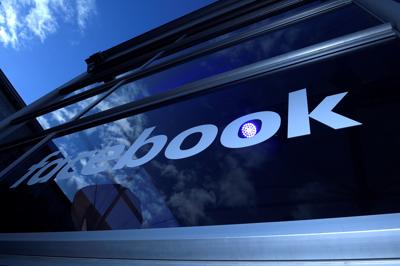 Facebook sospende società di analytics: teme renda pubblici i dati