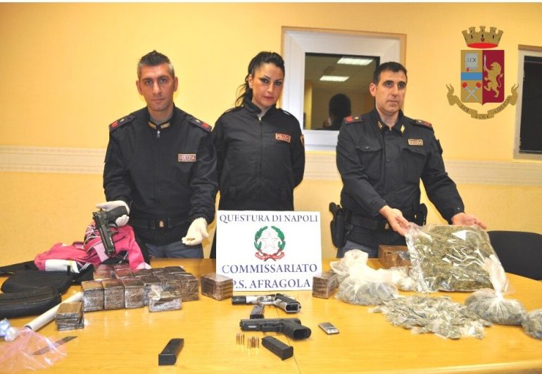 Afragola, insospettabile incensurato aveva 9 chili di droga e tre pistole: arrestato