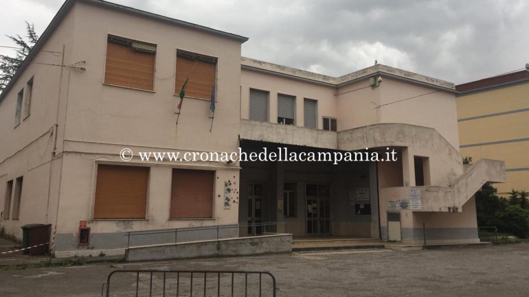 Castellammare, furto di computer nella scuola elementare ‘san Giovanni Bosco’ al San Marco