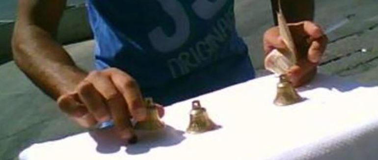 Sgominata a Forcella la banda del gioco delle 3 campanelle: 4 denunciati