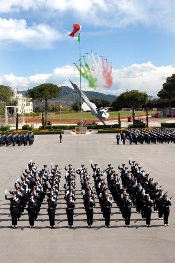 Accademia aeronautica di Pozzuoli, giurano gli allievi del corso Vulcano V