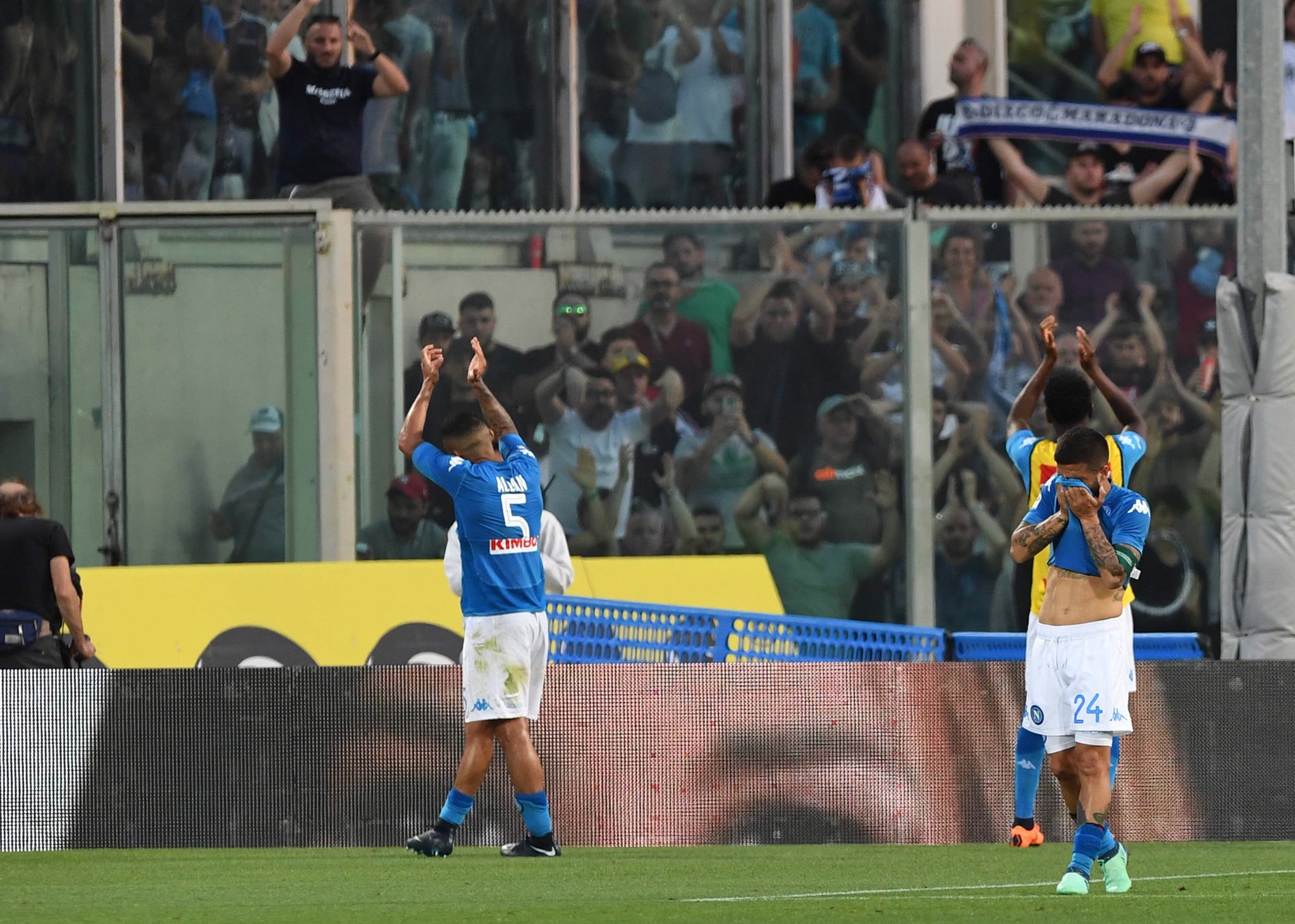 Il Napoli rompe il silenzio: ‘La sconfitta va accettata con orgoglio quando ci si batte con il cuore’