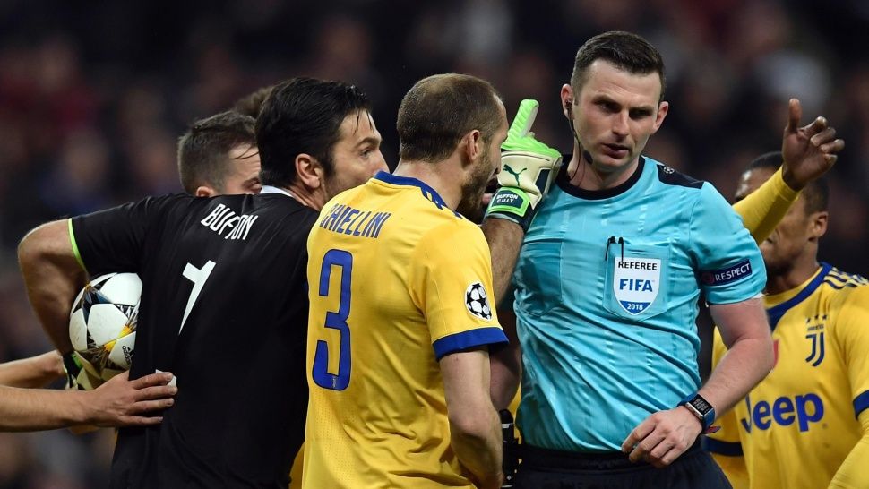 Minacce di morte all’arbitro di Real Madrid-Juventus e insulti sessisti alla moglie