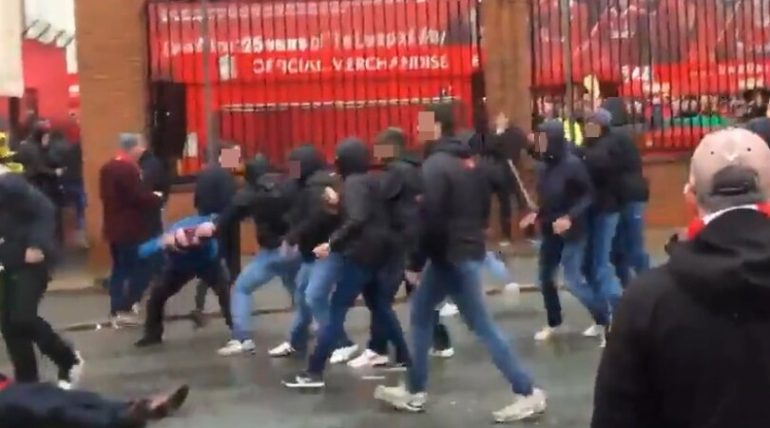 In coma il tifoso del Liverpool aggredito da romanisti. L’Uefa minaccia: ‘Sanzioni severe’