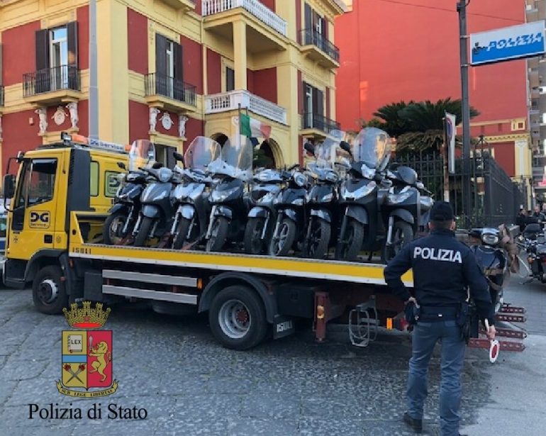Napoli, task force a Secondigliano: altre 16 moto sequestrate