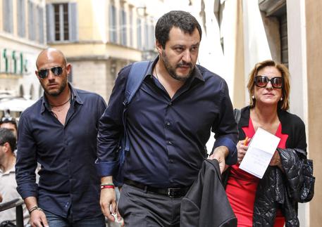 Salvini e la fuga verso Roma: il governo richiama