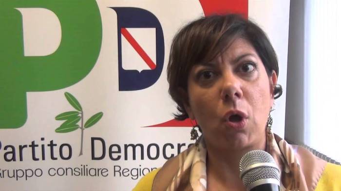 Castellammare, salta la riunione del Pd: protesta la Ciaramella